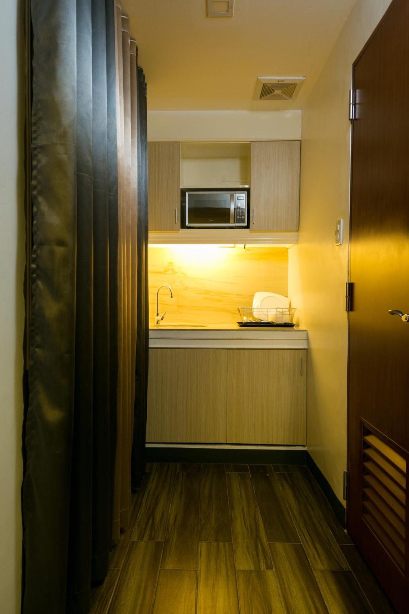 950 Condotel Angeles Room photo
